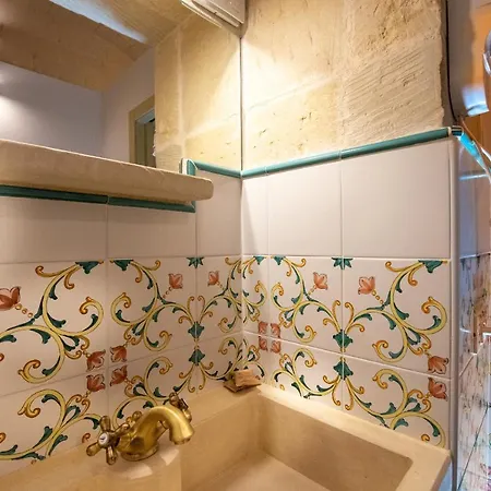 Mioe 4* Muro Leccese